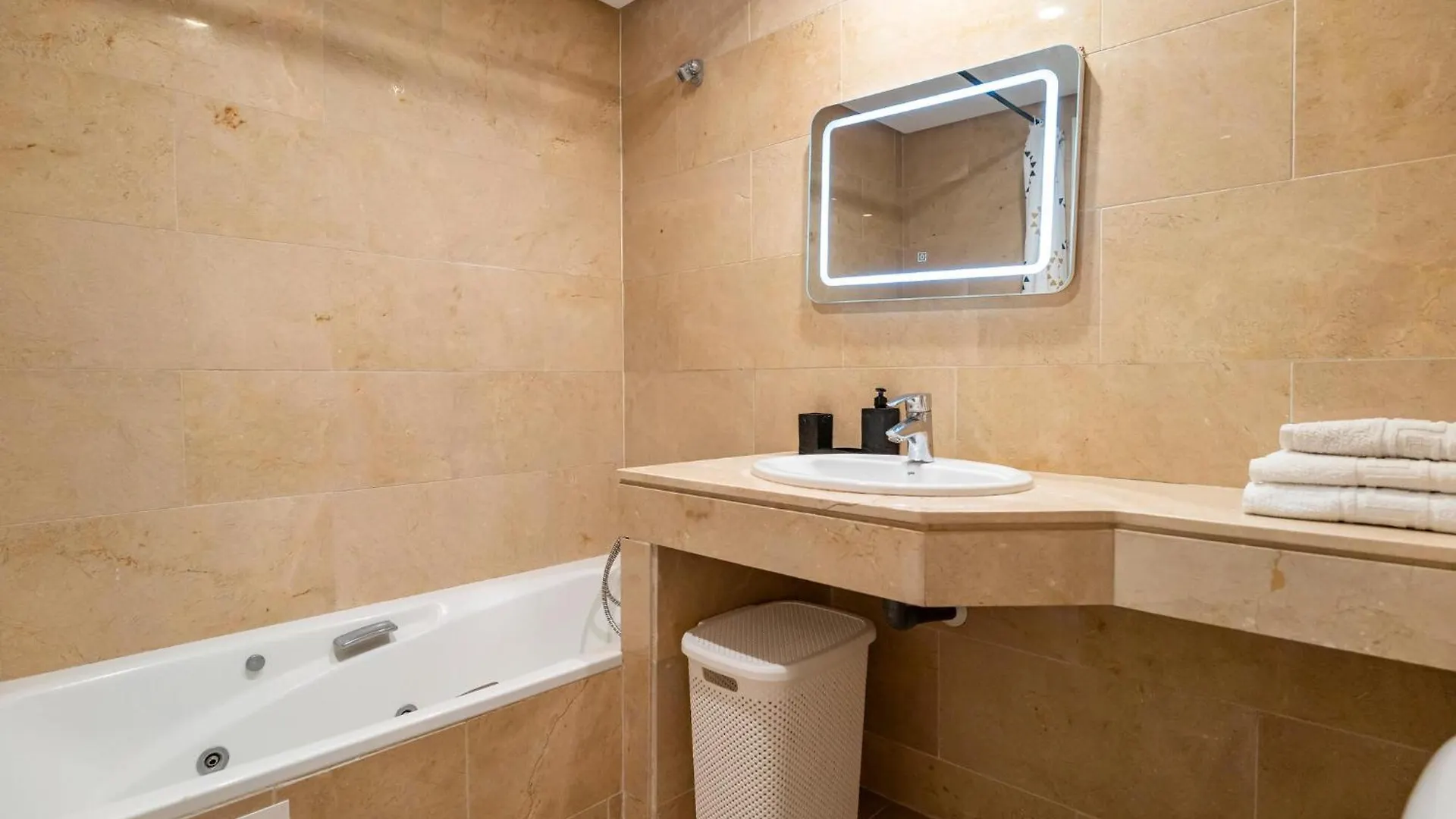 Nice Apartment In Manilva With Wifi
